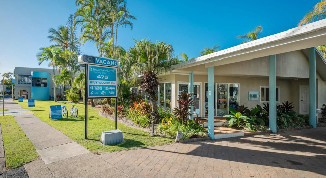 Кровать в общем номере The Beach Motel Hervey Bay