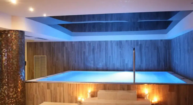 Трёхместный номер Hotel & Spa Real Villa Anayet
