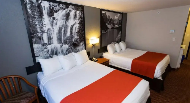 Четырёхместный номер Deluxe Super 8 by Wyndham Drayton Valley