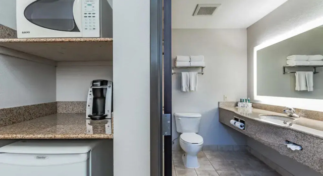 Четырёхместный люкс Holiday Inn Express & Suites - South Bend - Notre Dame Univ