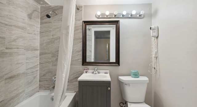 Четырёхместный номер Deluxe Miami Suites