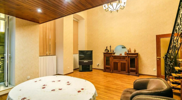 Nizami street shaurma 1, Забронировать Отель Отели в центре Баку, в центре