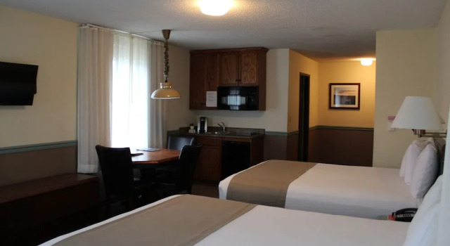 Четырёхместный номер Standard Цокольный этаж Chateau Westport Resort