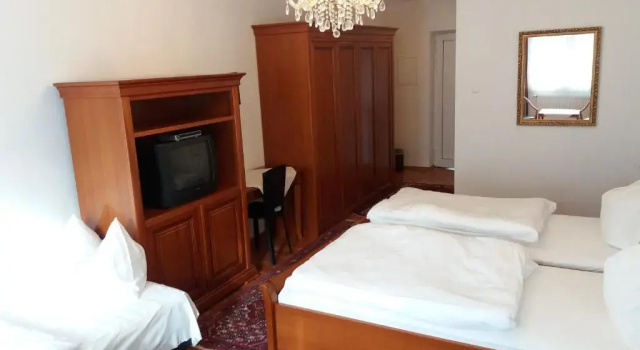 Трёхместный номер Standard Hotel Gratkorn - "Bed & Breakfast"