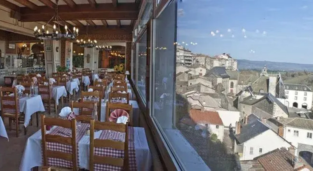 Logis Grand Hotel De L'europe, Prenota Hotel Hotel a Alvernia con parcheggio, Parcheggio