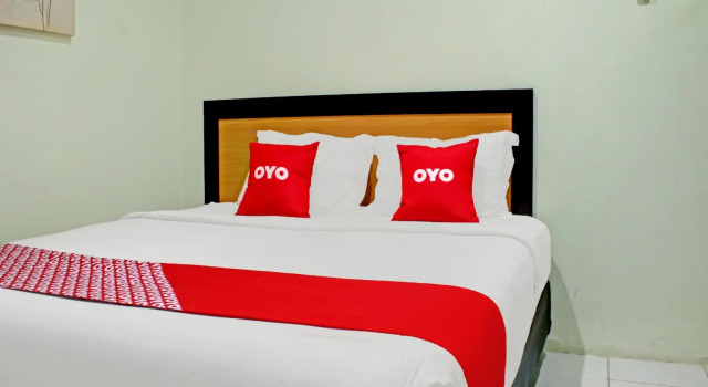 Люкс OYO 90357 Shafwah Guesthouse Syariah