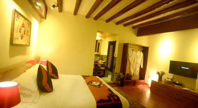 香格里拉饮月山居, Buchen Sie Hotel Shangri-La Yunnan