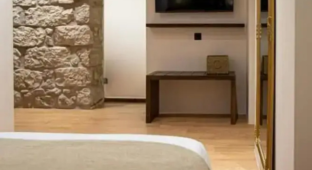 Полулюкс Epitome Suites
