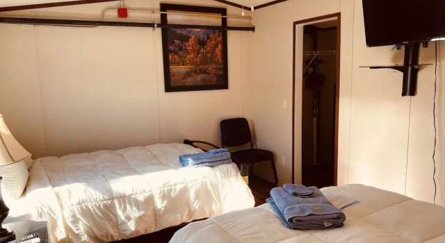Target Hospitality-Barnhart Lodge, Book Hotel Hoteller i Big Lake med parkering, Parkering