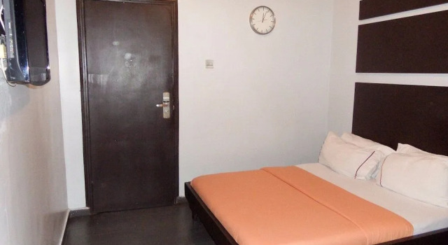 Precinct Comfort Services, Yaba, Book Hotel Yaba 