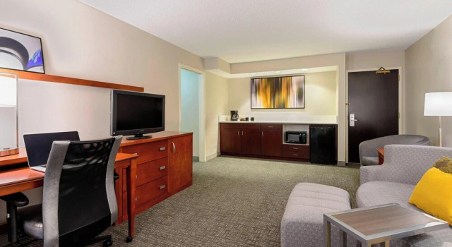 Suite Courtyard Gainesville