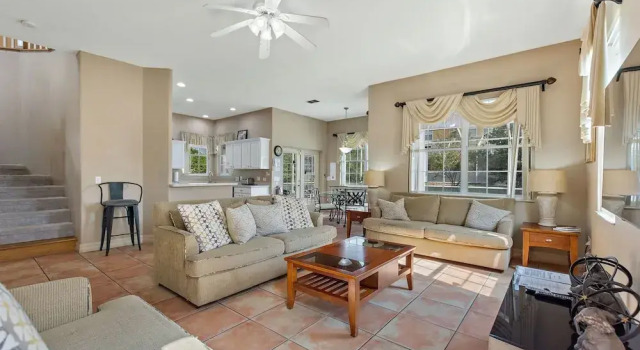 6 Bedroom Premium Home With Pool, Spa and Games Room #800
