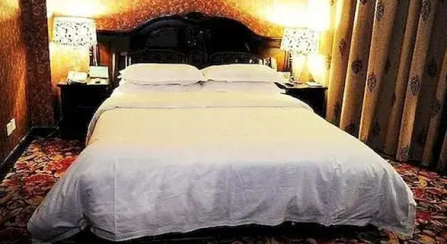 Long Feng Xiang Shangri-La, Buchen Sie Hotel Hotels in Yunnan mit Parkplatz, Parkplätze