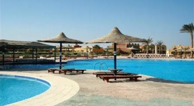 Carnelia Beach Resort, Boek Resort El Quseir 