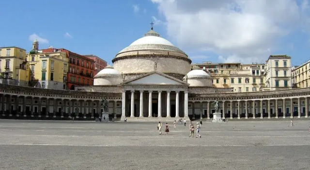 I Colori di Napoli, Забронировать Отель «постель и завтрак» Отели Неаполя с парковкой, рядом с Ospedale degli Incurabili, Парковка