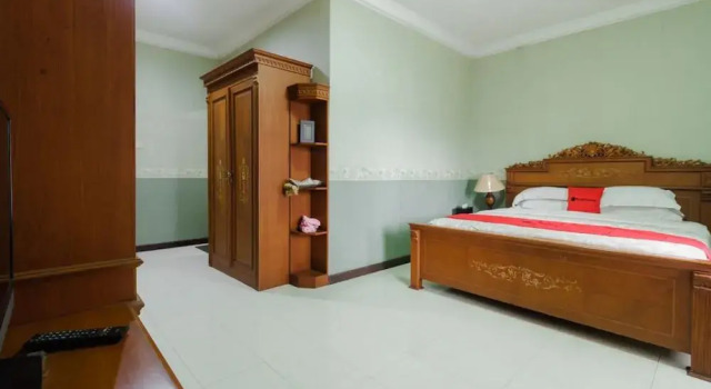 Suite RedDoorz Syariah @ Cipanas