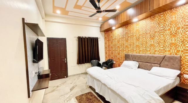 Hotel Sunayana Guest House - Varanasi, Забронировать Гостевой дом Гостевые дома Варанаси, рядом с Железнодорожный вокзал Варанаси-Джанкшен, Гостевой дом