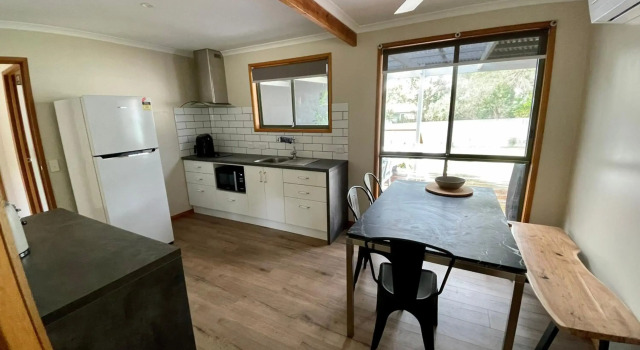 Vacation on Nation, Book Hotel Inverloch 