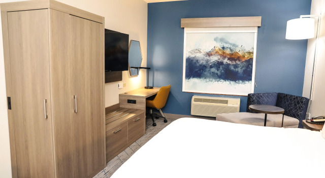Holiday Inn Express & Suites Donegal, Rezerwuj Hotel Donegal Pensylwania