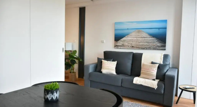 Апартаменты Comfortable&Central w/balcony-9 min walk Trindade