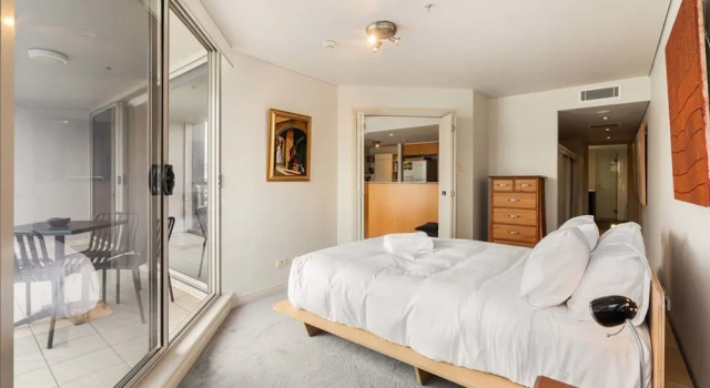 Apartment in Iconic Fingerwharf