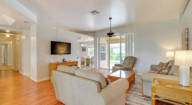 6 Mi to Coast: Cape Coral Family Home, Забронировать Дом для отпуска Виллы Кейп-Корал, Вилла