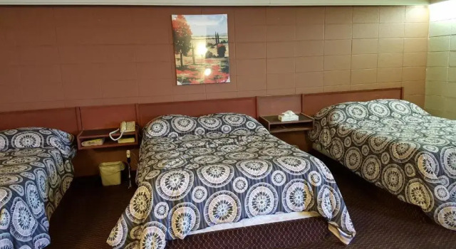 Трёхместный номер Deluxe Westport Inn