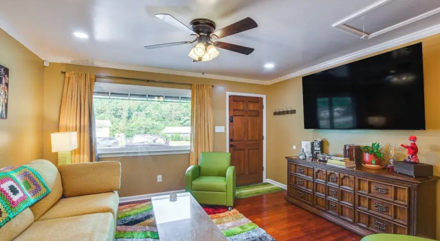 1 Mi to Fort Bragg: Family Home w/ Backyard, Buchen Sie Ferienhaus Fort Bragg North Carolina