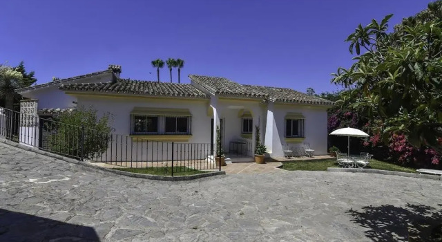 Beautiful Villa Near Beach - Marbella