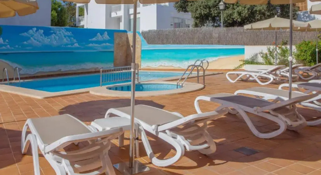 Апартаменты Hotel Ses Puntetes