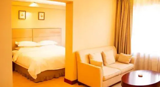 Полулюкс Executive Delight Hotel
