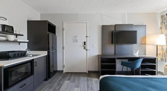 Четырёхместный номер Standard Studio 6 Tucson, AZ - North