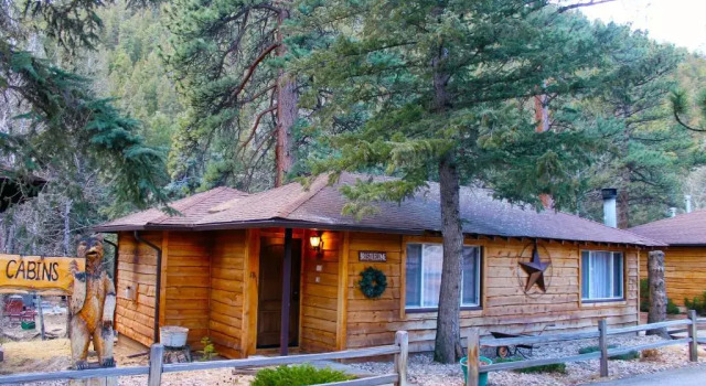 Номер Luxury The Inn on Fall River & Fall River Cabins