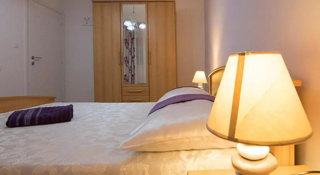 Apartments J&J, Prenota Appartamento Hotel a Croatian Islands con parcheggio, Parcheggio