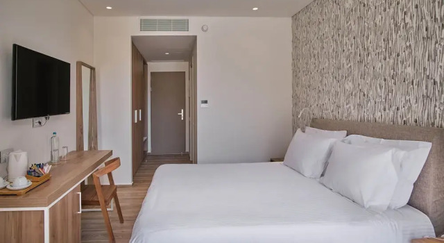 Habitación doble Económica 1 dormitorio con vista a la piscina Utopia Blu Hotel