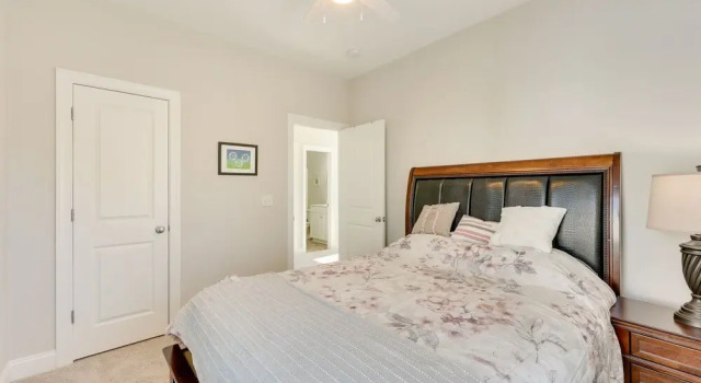 Pet-friendly Wilmington Home - 2 Mi to Riverwalk, Забронировать Отель Отели Уилмингтон 3 звезды, рядом с Кладбище Окдейл в Уилмингтоне, 3*