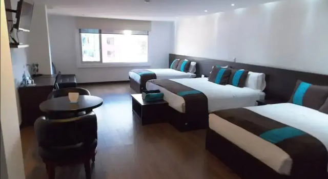Habitación triple Estándar 1 dormitorio con balcón y con vista a la ciudad Hotel Valgus