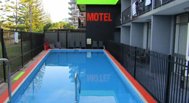 Трёхместный номер Deluxe с балконом и с видом на воду Le George Motel