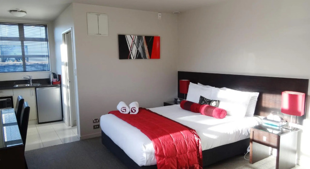 Dunedin Palms Motel, Забронировать Мотель Отели Данидин с завтраком, рядом с Dunedin School of Dentistry, Завтраки