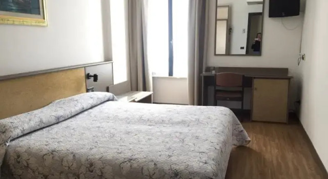 Двухместный номер Standard с балконом Hotel Plaza