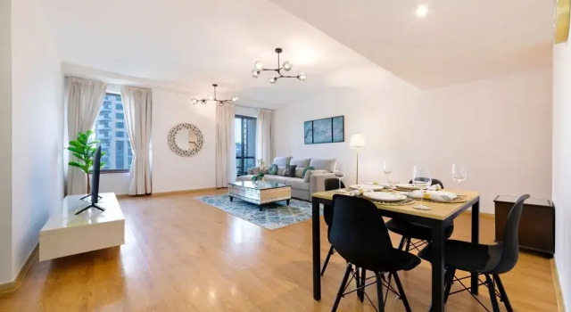 Maison Privee - Bright & Spacious Apt w/ Views in the Heart of JBR, Забронировать Отель Джумейра , рядом с Dubai Marina Yacht Club