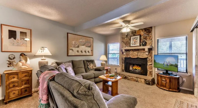 Pinon Park B11, 2 BR, Mountain Views, Deck, WiFi, Sleeps 4