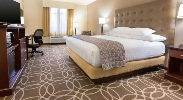 Двухместный номер Superior Drury Inn & Suites Louisville North