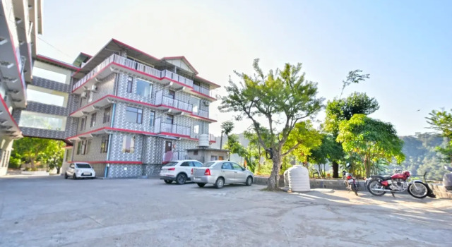 Hotel Pine View - Hotel In Dharamshala