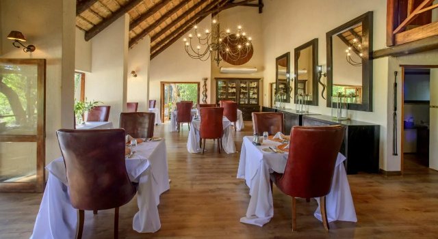 Kuname Lodge, Забронировать Отель Отели Худспрута с бассейном, Бассейн