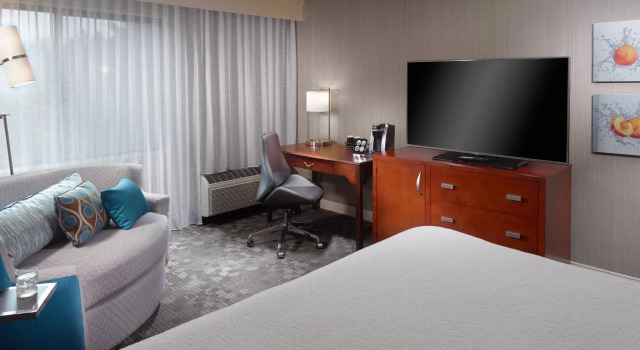 Номер Executive Courtyard by Marriott Atlanta Alpharetta