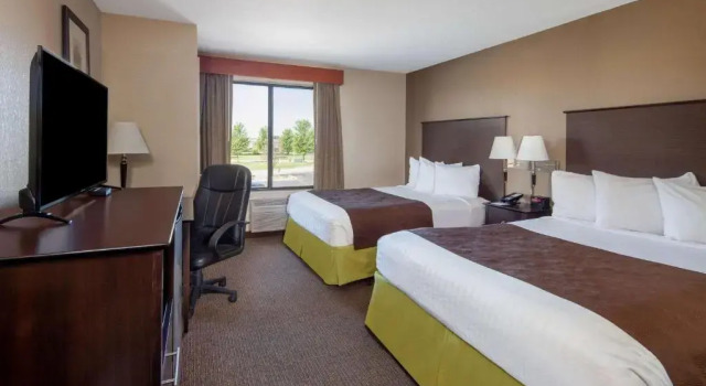 Четырёхместный номер Standard Comfort Inn & Suites Rochester South Mayo Clinic