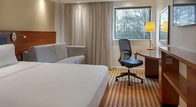 Номер Standard Hampton by Hilton Corby