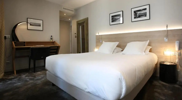 Süper çift kişilik oda Hotel De France