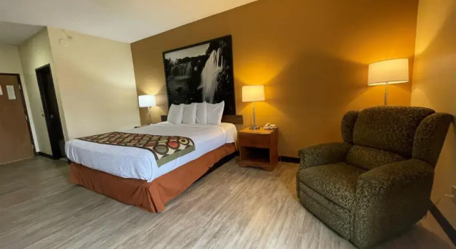 Standard Zimmer Super 8 by Wyndham Pevely